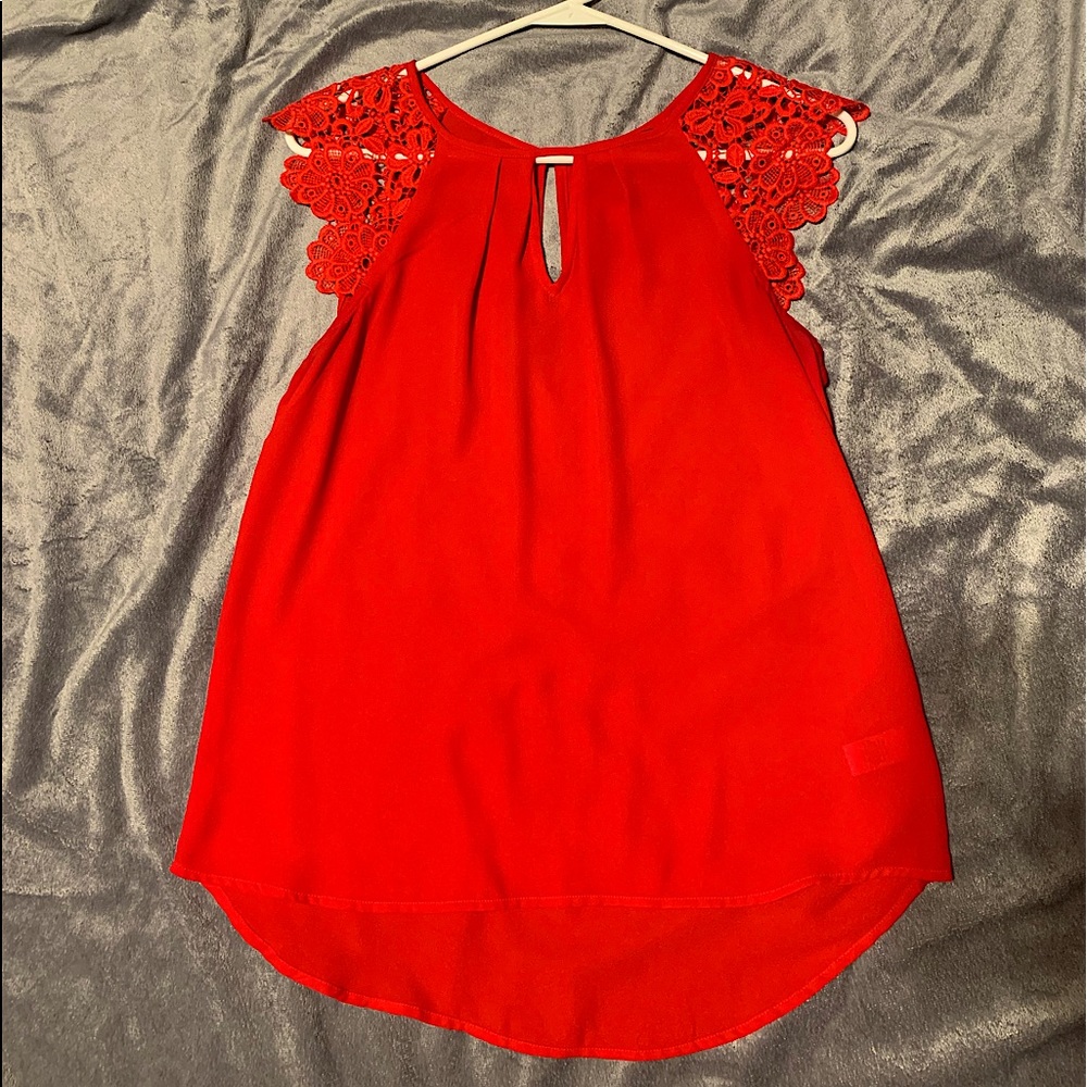 Express - Blouse with lace shoulder detail - Red - Sz: S